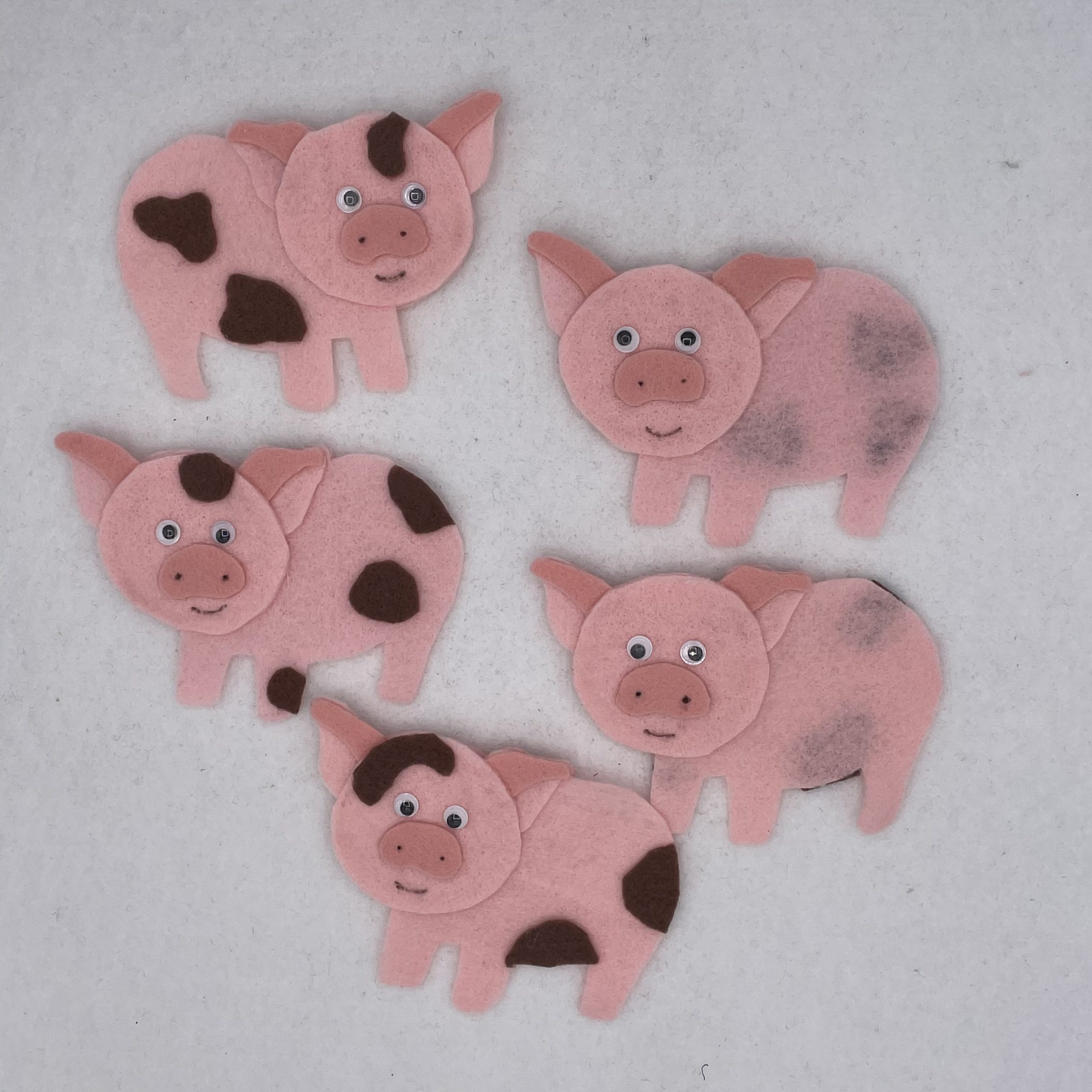 5 Little Muddy Pigs Felt Pattern - Image 3